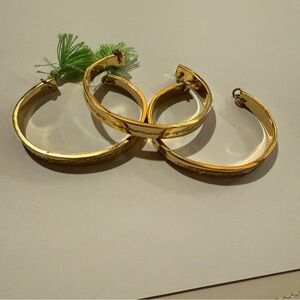 Lilly Pulitzer Gold Bracelets with Modern Design and Feather Accent